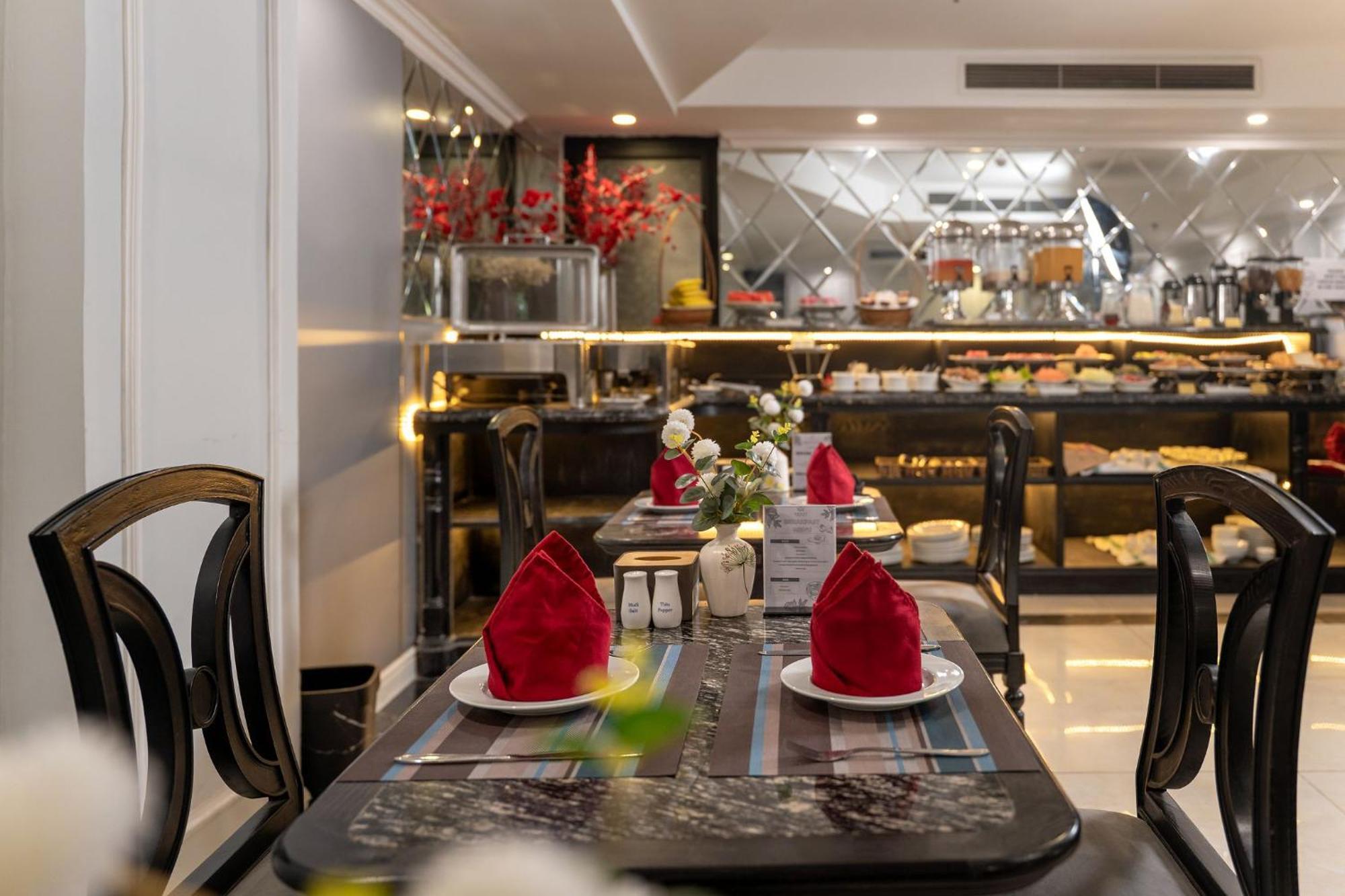 Amara Hanoi Hotel And Spa Exterior photo